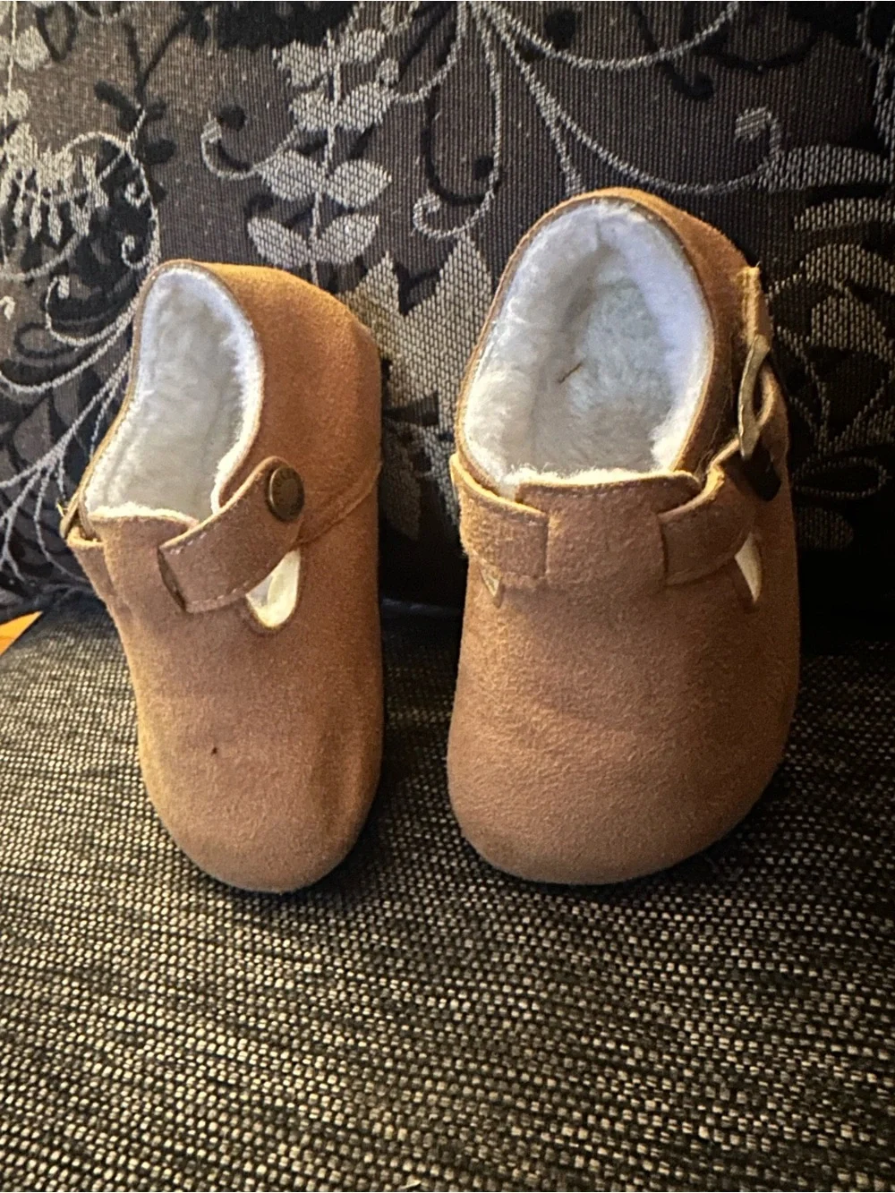 Plush-Lined Baby Mary Jane Shoes in Brown